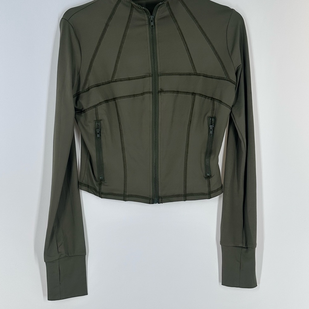 Women’s Olive Green Fitted Zip-Front Jacket & shorts